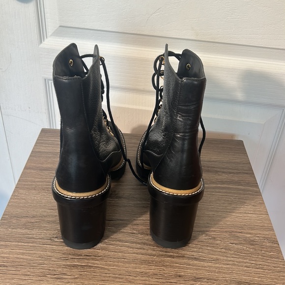 TORY BURCH LUG SOLE LEATHER BOOTS LACED UP GOLD HARDWARE IN SIZE 9.5M - Picture 6 of 10